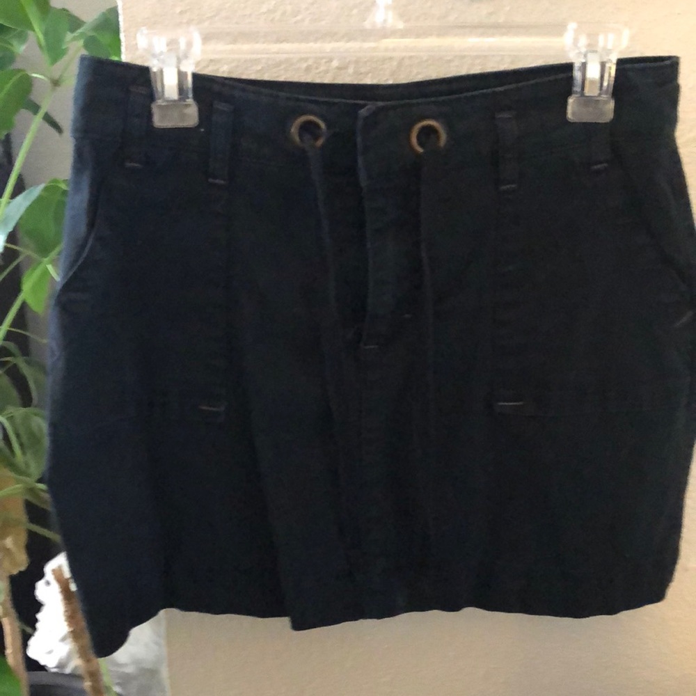 Lee skort